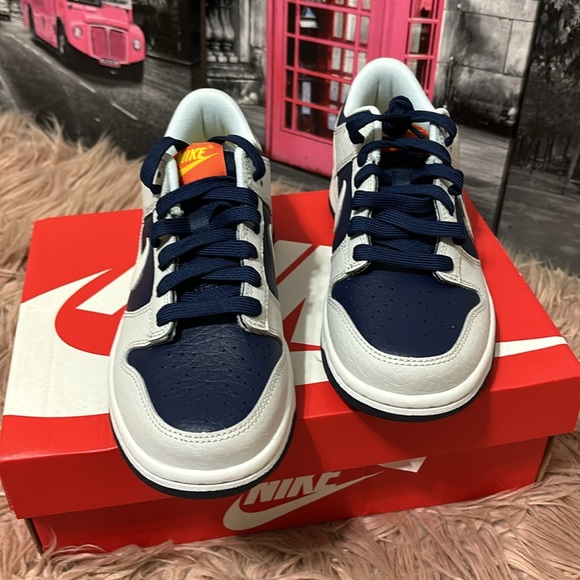 Nike Dunks - Picture 2 of 6